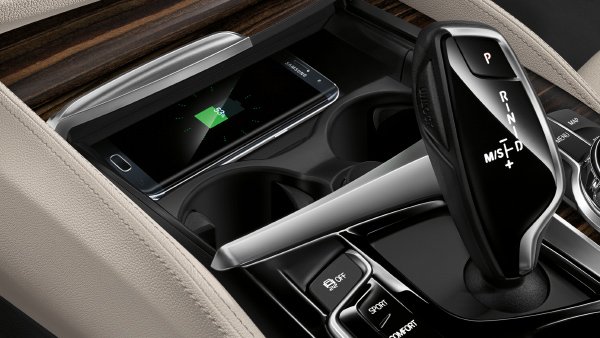 Беспроводная зарядка в BMW будет ли iPhone 8 иметь ее?