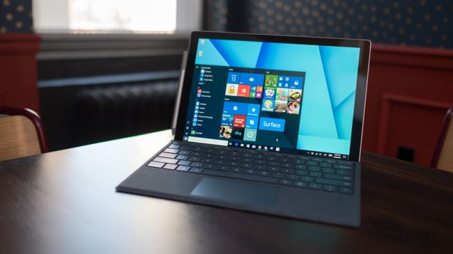Лучший настольный ноутбук-планшет: Surface Pro